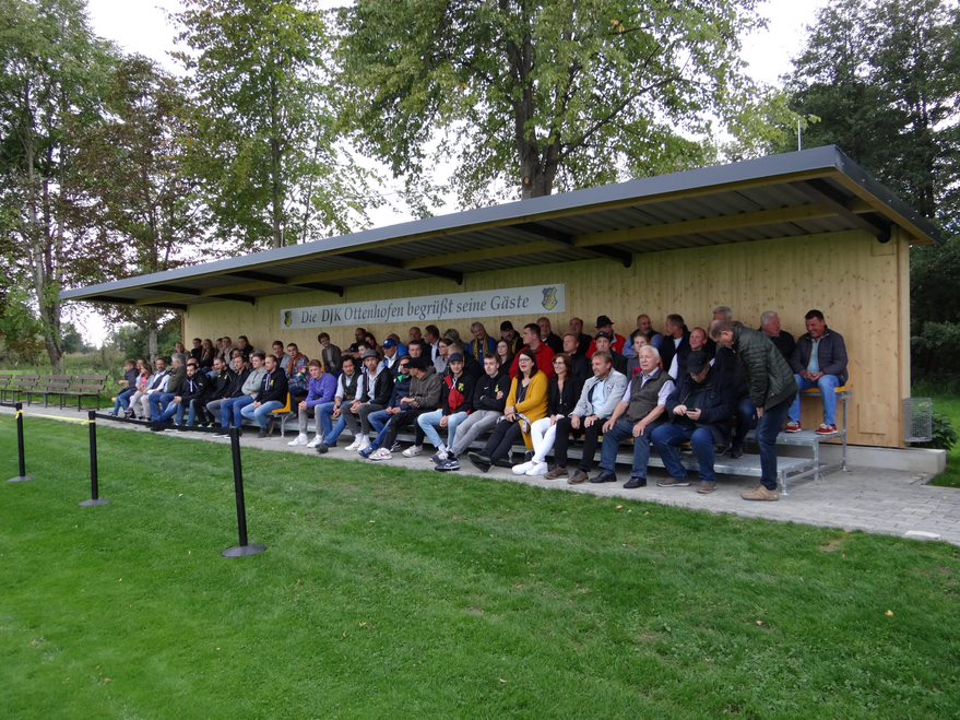 Hebweih Bild Tribühne mit Zuschauern