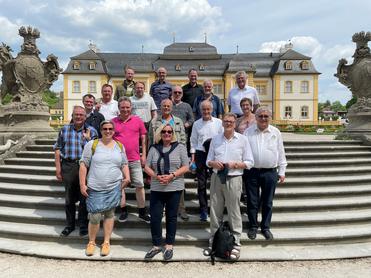 bv gb Gruppenfoto Schloss